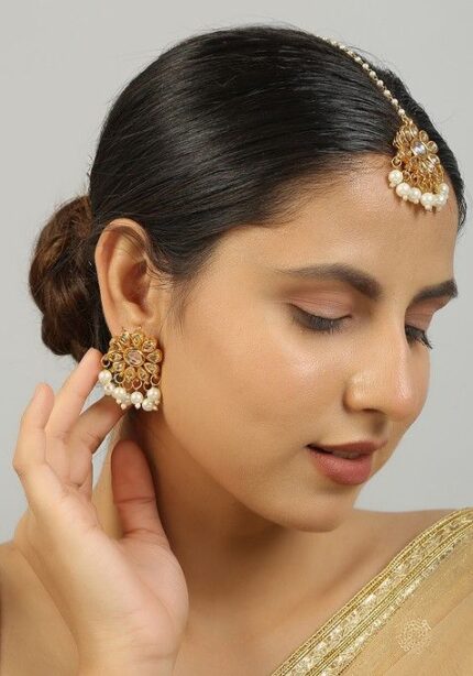 Golden Kundan Meenakari Work Earrings With Maang Tikka
