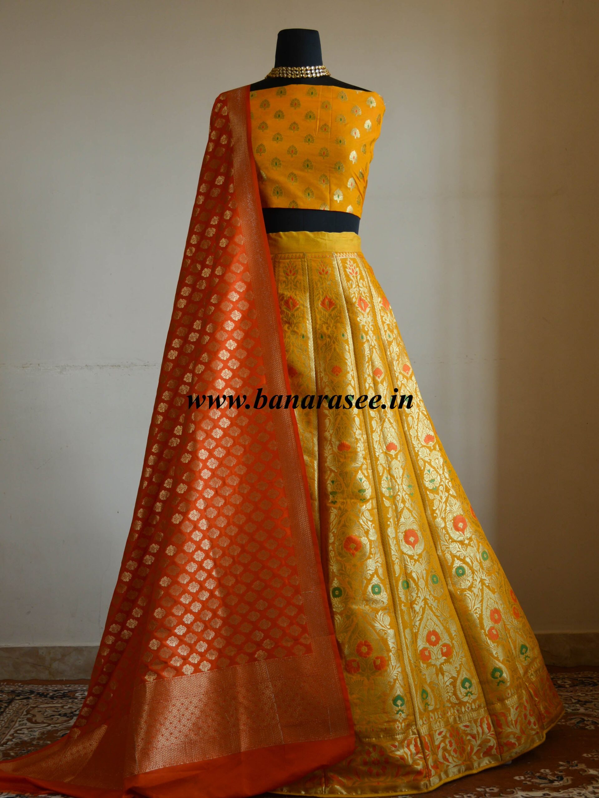 Banarasi_Saree-9_8cceee66-680c-41d3-8b46-25f54845d8c5